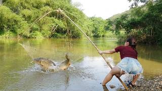 Traditional Fishing Skills | Ancient Fishing Technique in Streams | Best Net Fishing
