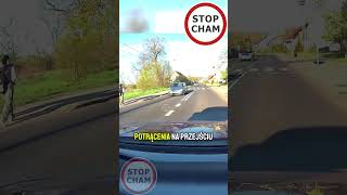 O włos od potrącenia na przejściu dla pieszych.  #stopcham #dashcam #kierowca