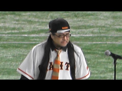 2023.09.08 讀賣の格好でバスケアニメの歌を歌う元WANDS上杉昇さん。