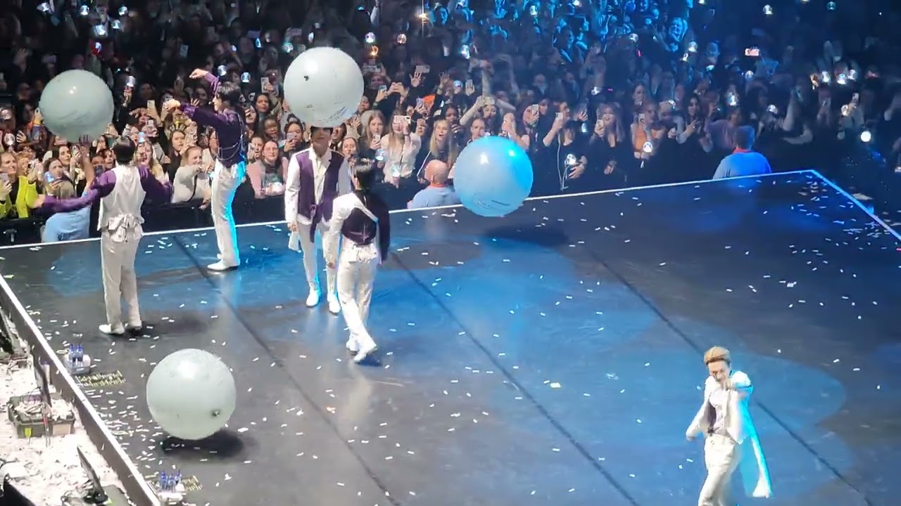 (4k) 230210 ATEEZ - Illusion + Wave LIVE IN AMSTERDAM