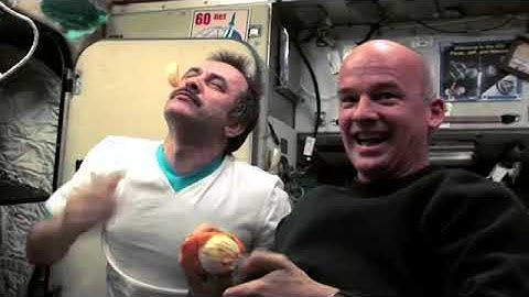 Everybody Up 4 bản 2nd edition: unit 7 in space