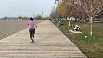 Walking on the Balmy Beach Park Part 1