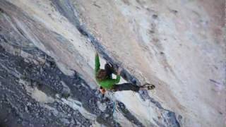 Arnaud Petit climbs 'Black Bean' 8b with natural pro in Ceüse