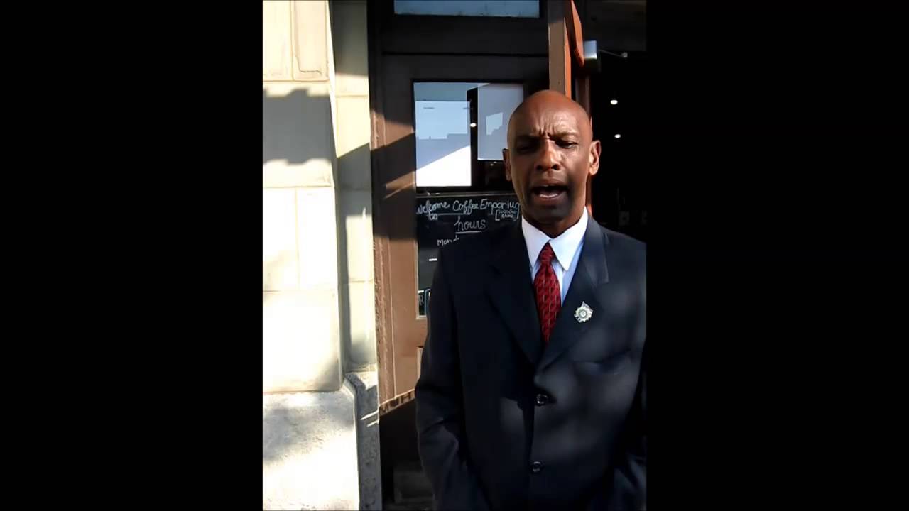 Cecil Thomas Visits Cincy Chamber Members at Coffee Emporium