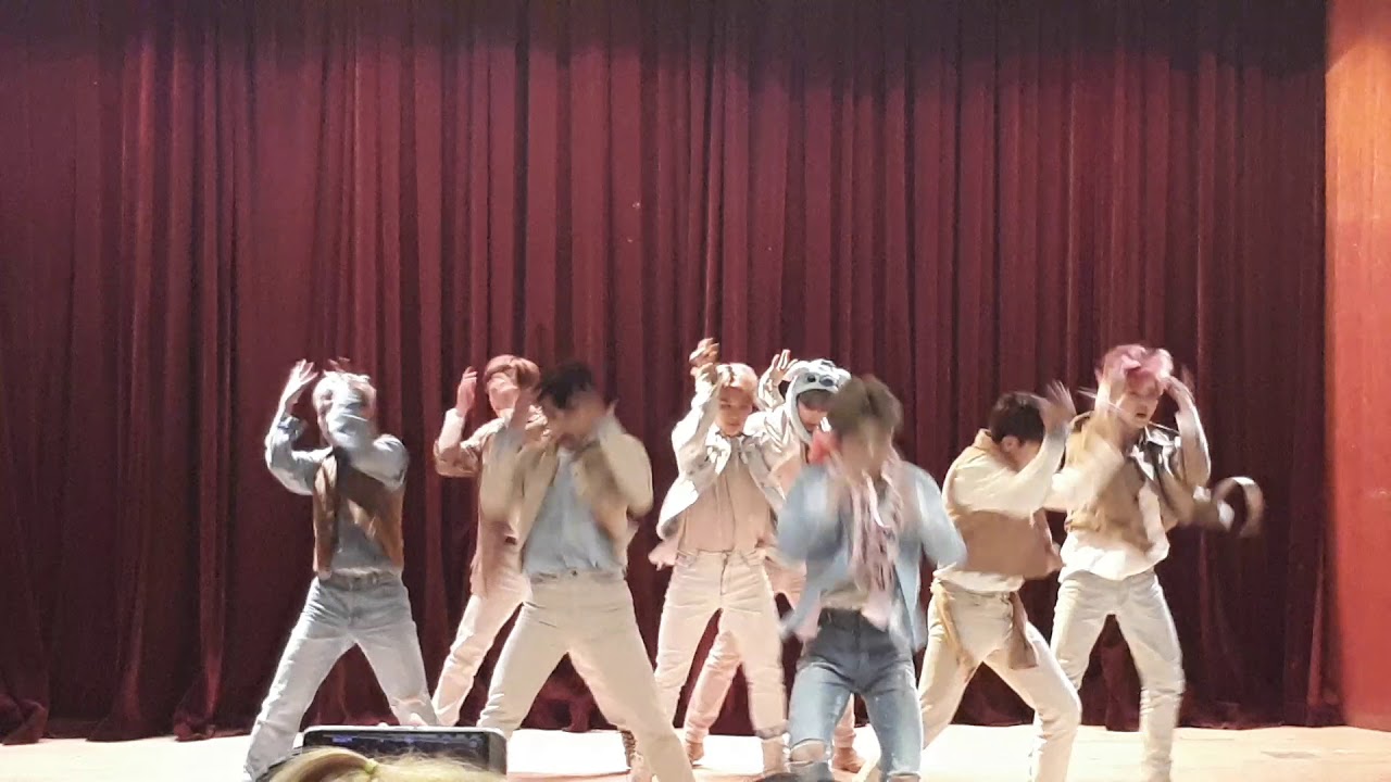 ATEEZ (에이티즈) - 'Treasure' performance (20181124 fansign)