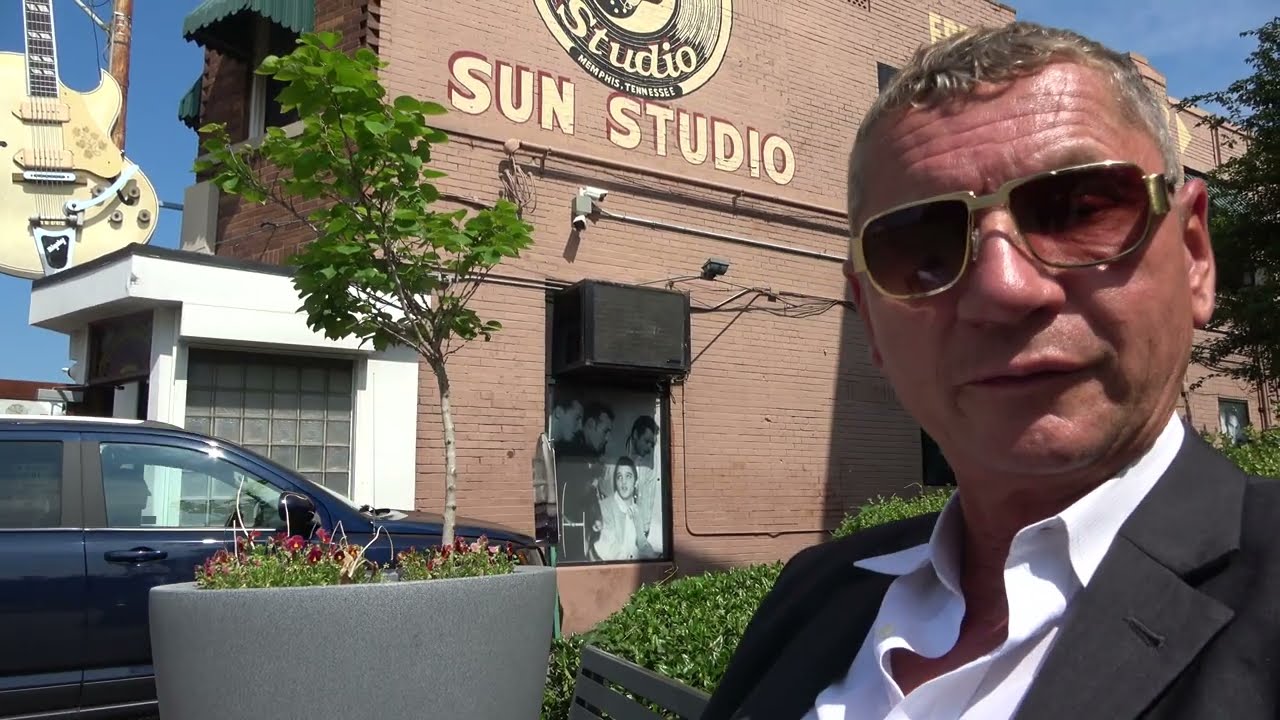 Claudius Fabig outtake Lesung aus dem Roman - Der King lebt - Vor Sun Records - Memphis!