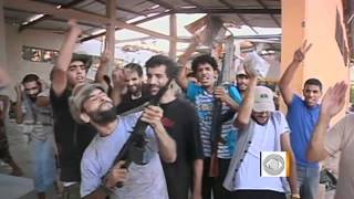 Qaddafi loyalists still fighting back