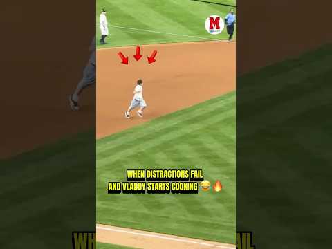 Yankees fans tried the 12th man tactic on Vladdy 😭 He still cooked 🍽️ #MLB #Yankees #Vladdy