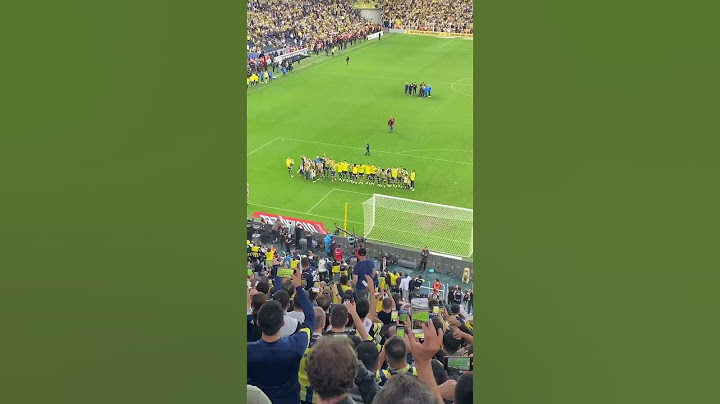 Fenerbahçe 5-0 Rizespor. Tüm takım ve taraftar Beraber Yürüdük Biz Bu Yollarda bestesi.