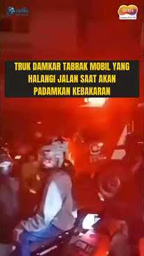 Detik-detik Damkar Terpaksa Tabrak Mobil yang Halangi Jalan di Balikpapan #shorts #kebakaran