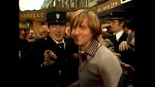 Les petits papiers de Noël " A Lille du 22-12-1975 Profile