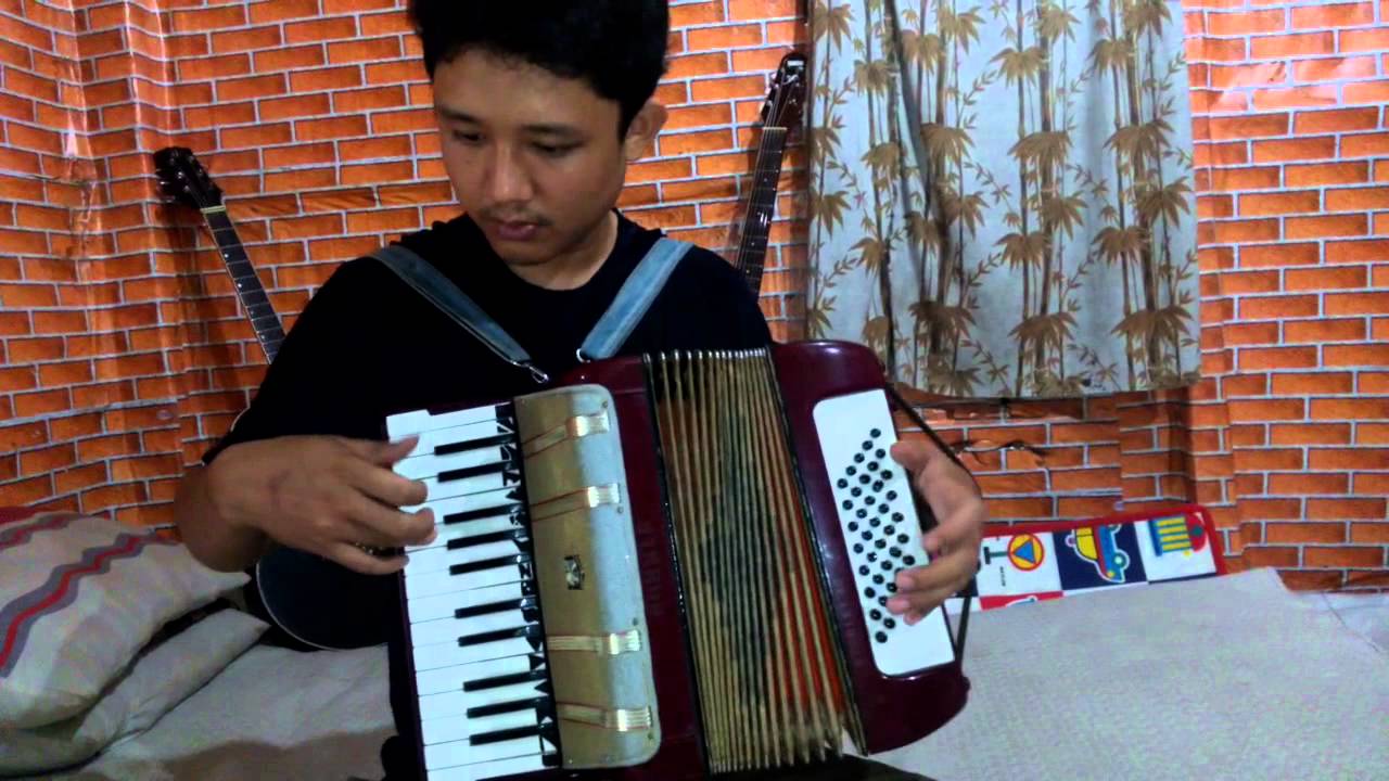 Lagu daerah "Burung Nuri" 