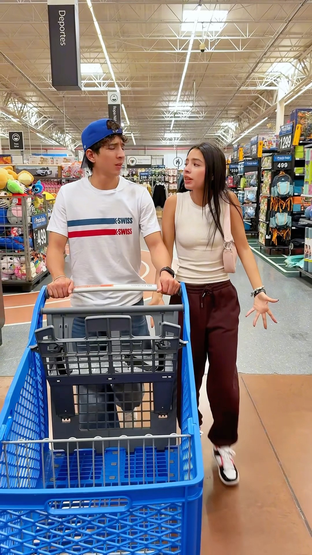 MI HERMANA Y YO COMPRENDO REGALOS ? DE CUMPLEAÑOS ?