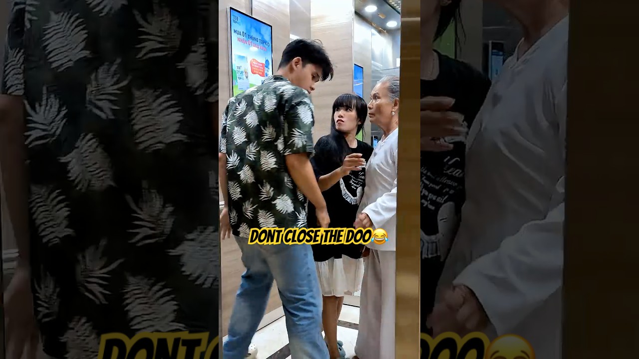 KH | Stuck In The Elevator? 😱 Humanity Responds![KINDNESSHERO] 