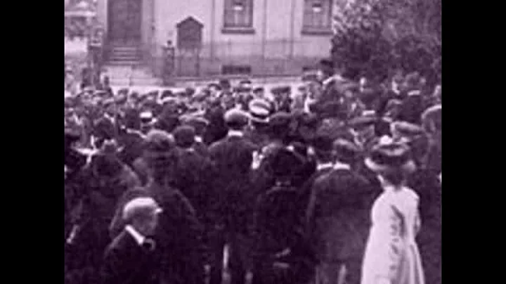 The Ragged Trousered Philanthropists by Robert TRE...