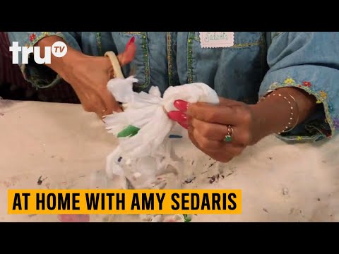 at-home-with-amy-sedaris-craft-tutorial:-bodega-bag-bow-|-trutv