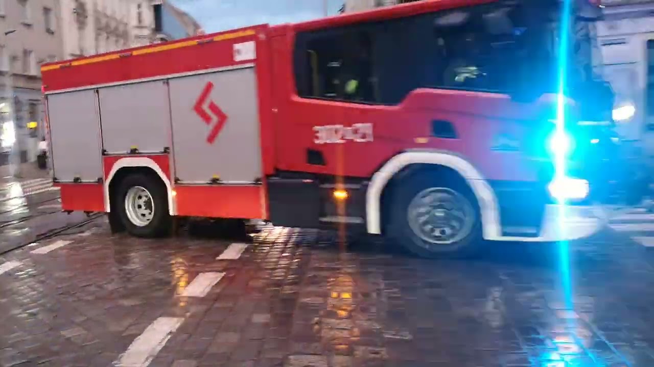 Wrocław Alarmowo 302[D]21 oraz 302[D]51 do zadymienia na dachu.