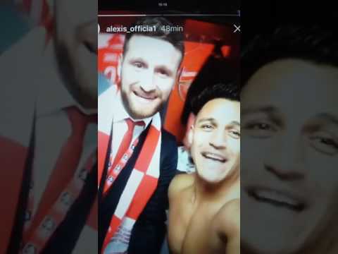 Celebración Alexis Sánchez en el camarín de Arsenal