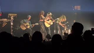 HAIM, “Leaning On You” - live at Madison Square Garden 5/17/2022
