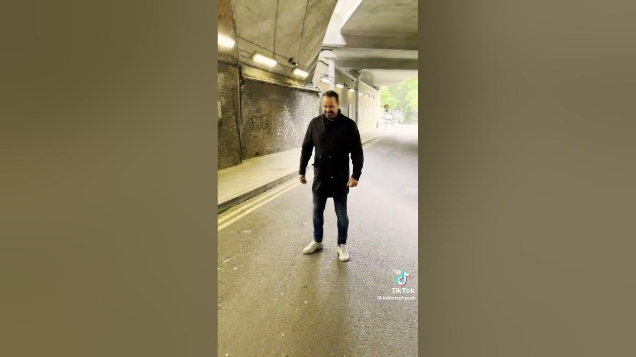 Danny dyer getting it from Millwall fan (miiiiiiiiiiii)