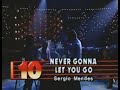 Sergio Mendes ft Joe Pizzulo & Leza Miller _"Never Gonna Let You Go" (with lyrics on screen)