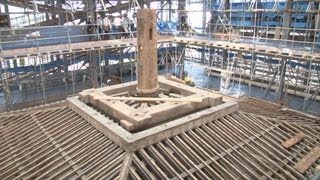 東塔の木組みあらわに  薬師寺、最上階を解体