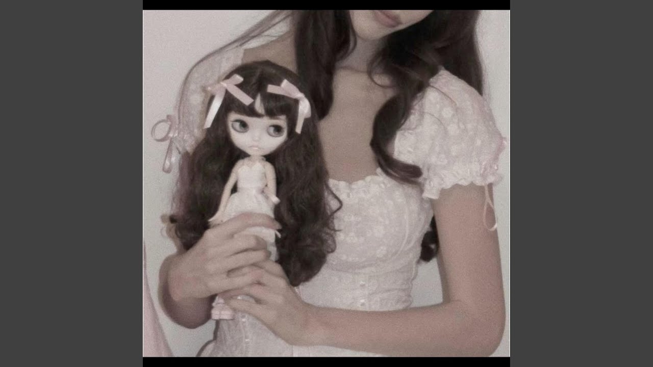 doll adlı videoyu YouTube'da izle doll adlı videoyu YouTube'da izle
