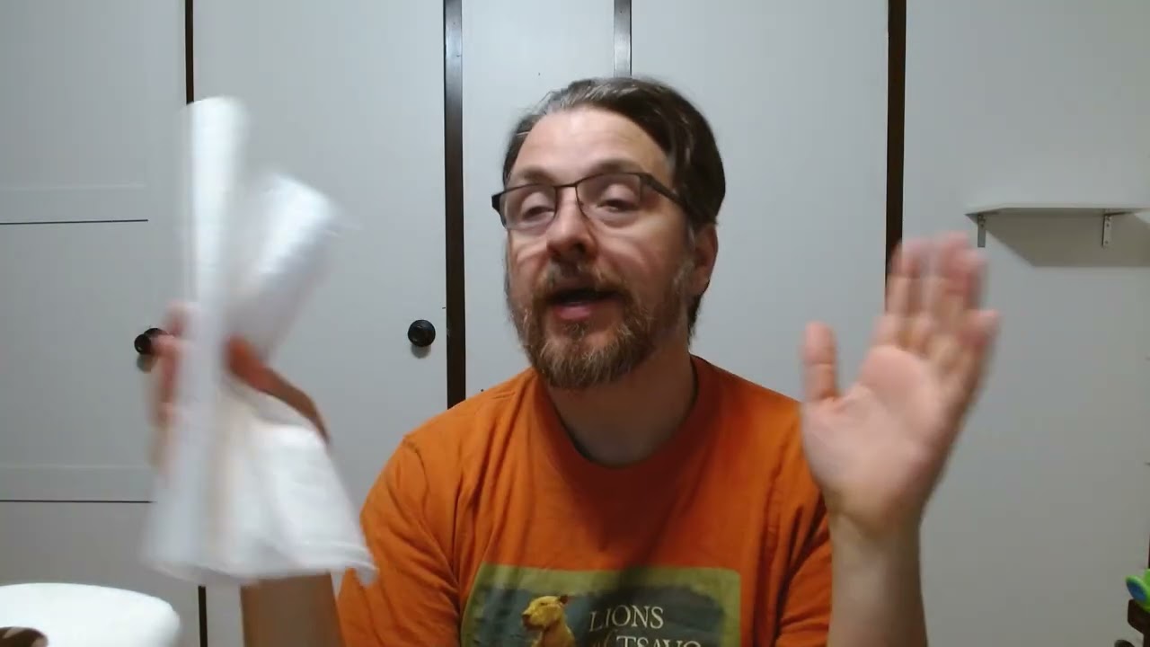 Bounty Paper Towels Quick Size, White, 16 Family Rolls = 40 Regular Rolls (Packaging May Vary)