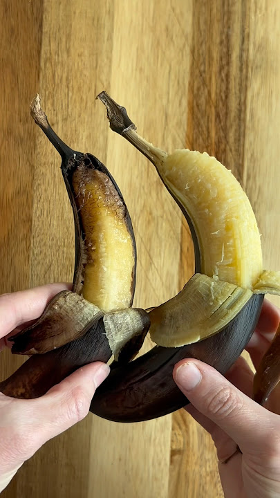 Debunking Banana Hack: Can you ripen a banana in the oven? #baking