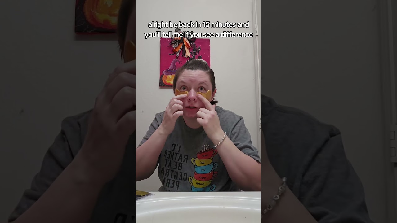 Reveal the glow with gold under eye masks 