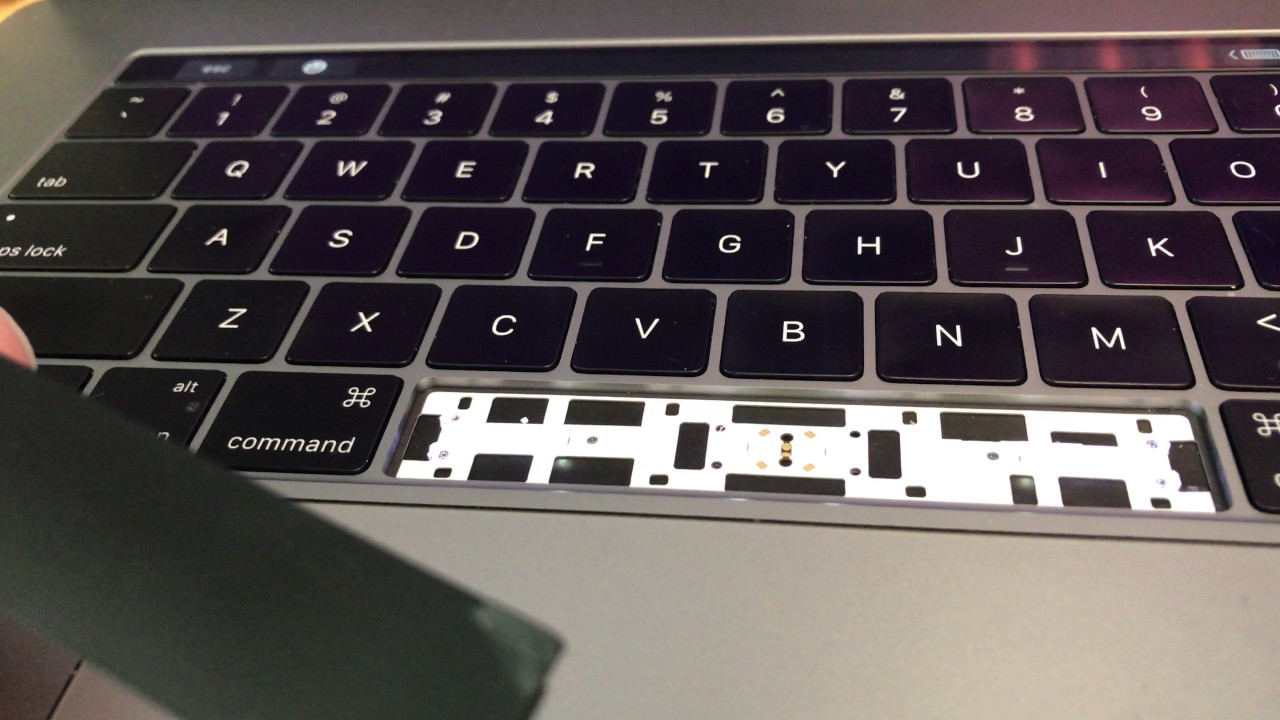 macbook air clean space key