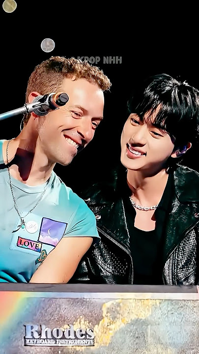 Jin's Cute Moment When He Was Invited On Stage With His Friend Chris Martin 💜😍 #shorts #bts #jin