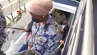 Rais samia apanda meli na abiria wengine Zanzibar kwenda dar es salaam.