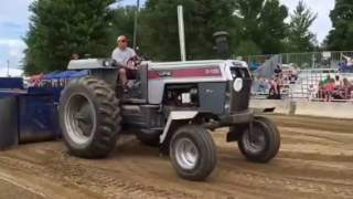 White 2-105 tractor pulling