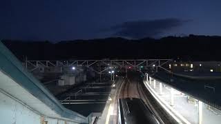 跨線橋から見降した夜の青い森鉄道浅虫温泉駅構内の風景(南側) 跨線橋から見降した夜の青い森鉄道浅虫温泉駅構内の風景(南側)