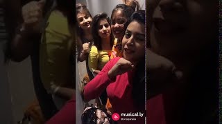 Iseme Tera Ghata Mera Kuch Nhi Jataaa...4 Girl Viral Video Watsap Status......