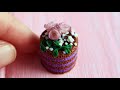 Miniature chocolate cake with roses💜