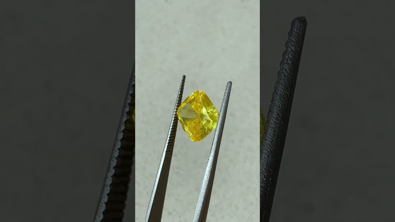 Выращенный бриллиант ДИАТОН Кушон Fancy Vivid Orange Yellow 3.10 ct VS2 ( 10Y0523 )