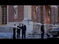 Трампа принимают в Версале на ужин с Макроном