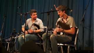 Ross Ainslie and Jarlath Henderson. Gordon Duncan's version of Thunderstruck. The Full version chords