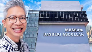 WE ENTER THE BASOEKI ABDULLAH MUSEUM!!