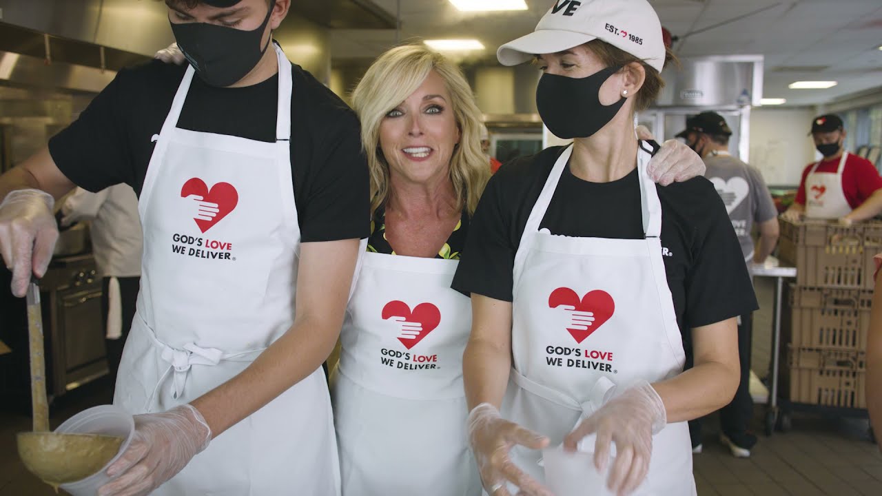 Jane Krakowski and Michael Kors Volunteer at God's Love We Deliver
