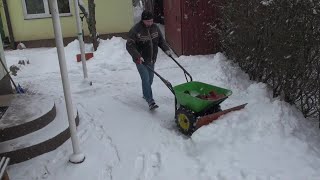 Садовая *Супер тачка* не перестает приятно удивлять! The garden wheelbarrow removes the snow!