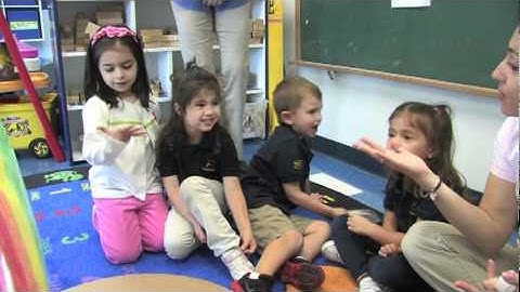 Step inside - 3 years old - initial stage - visible thinking