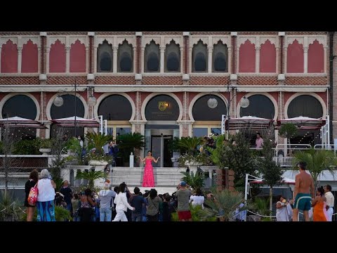 Vidéo: Comment Regarder Des Courts Métrages Pour La Mostra De Venise