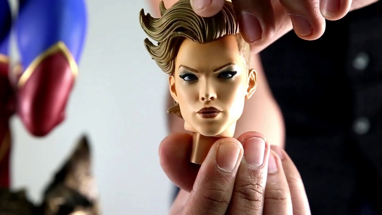 Unboxing Captain Marvel Premium Format Figure by Sideshow - The Little Things Dubai Mall