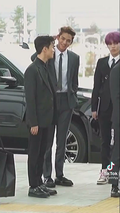 SuperM at the airport