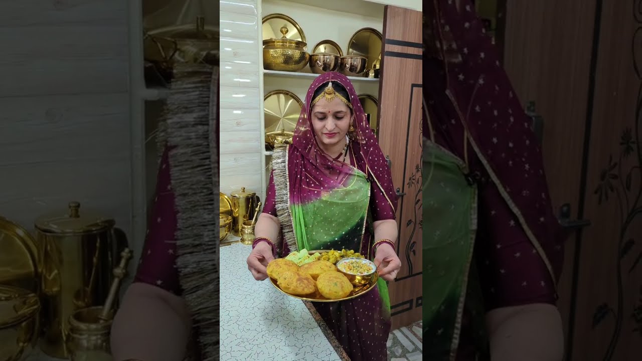 आलू सूजी की खस्ता पूरी..😋 #geetascooking