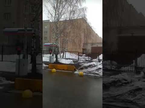 Шизик с ножом напал на полицейского прямо возле участка УВД в Нижнекамске