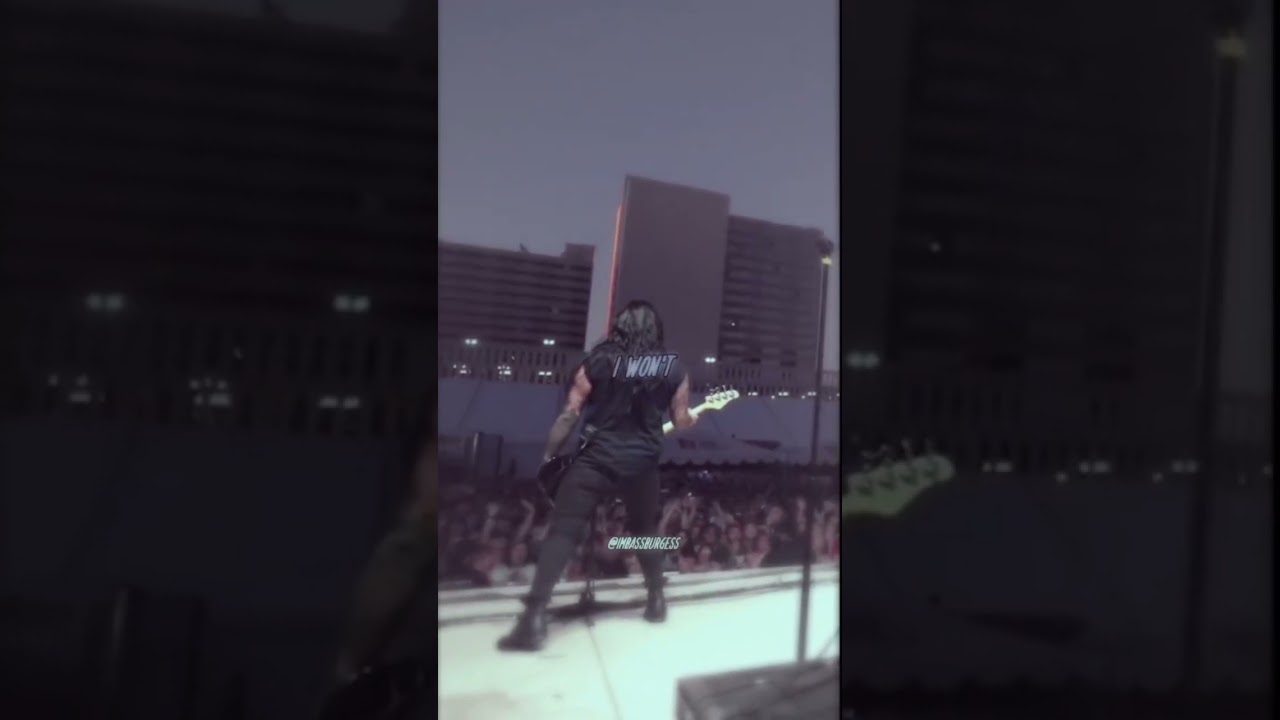 Ronnie Radke & Tyler Burgess singing "Losing My Life" at Warped Tour, Las Vegas, 2018